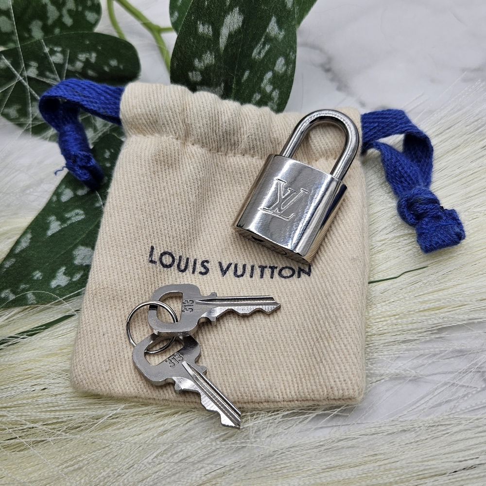 Louis Vuitton #313 silver Lock and Two Keys With LV Dust bag padlock